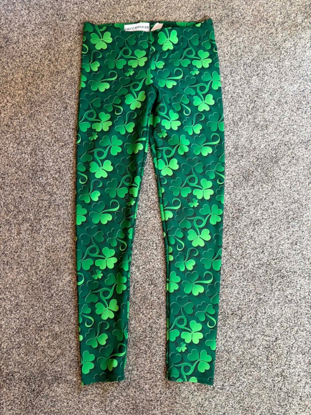 FiercePulse Green Clover Pattern Leggings size Medium
